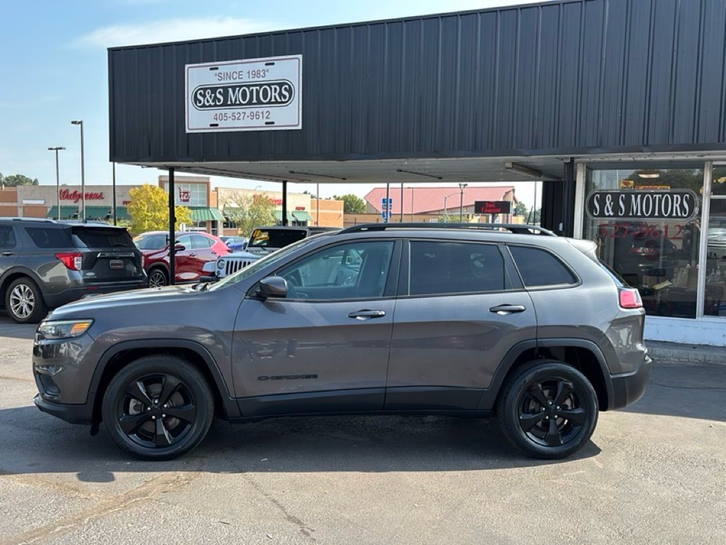 Photo 2 of this JEEP CHEROKEE