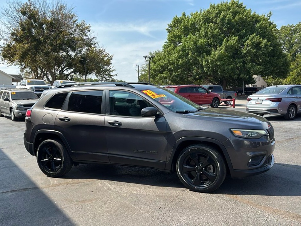 Photo 7 of this JEEP CHEROKEE