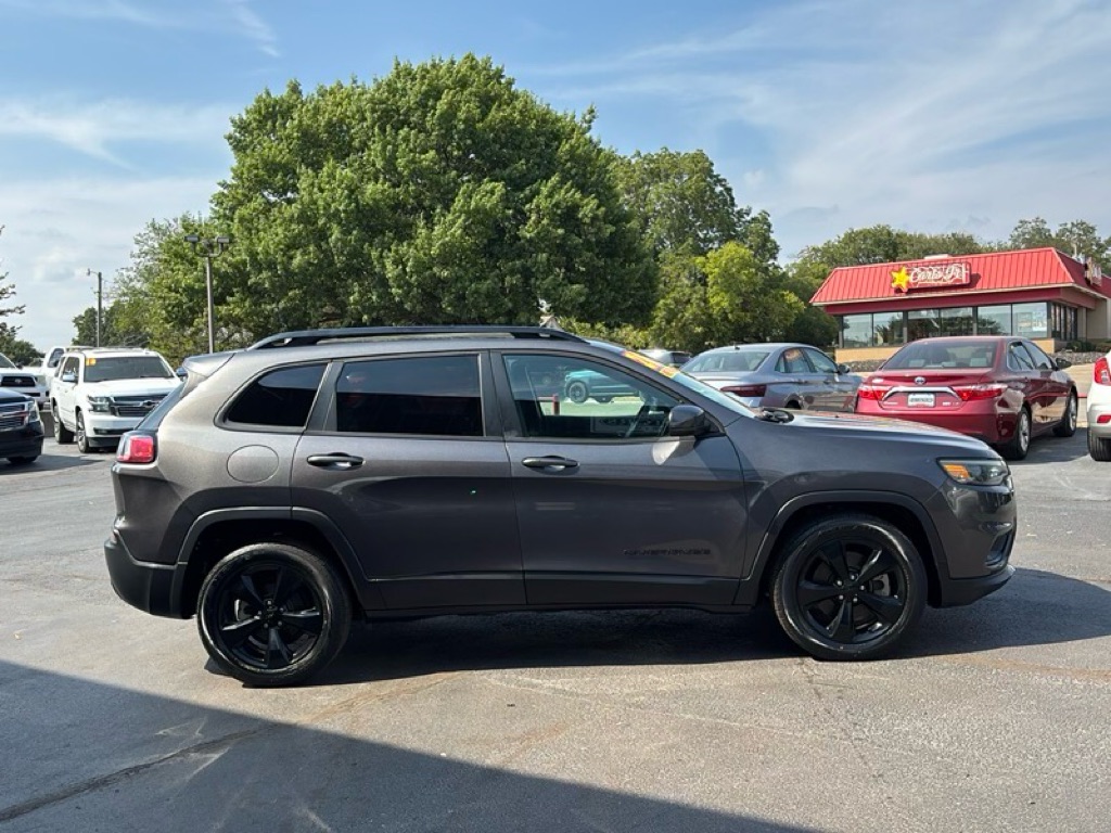 Photo 6 of this JEEP CHEROKEE