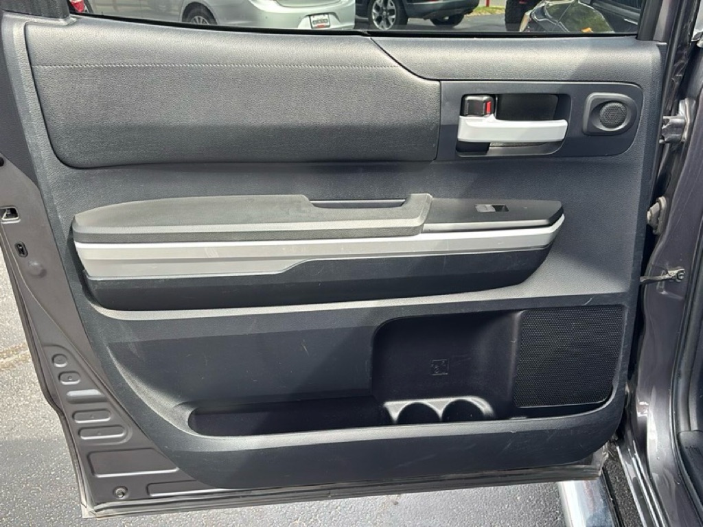 Photo 18 of this TOYOTA TUNDRA