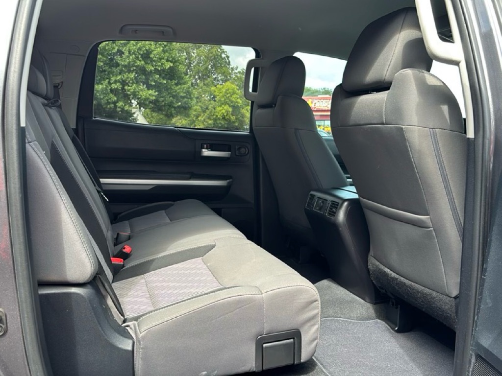 Photo 19 of this TOYOTA TUNDRA