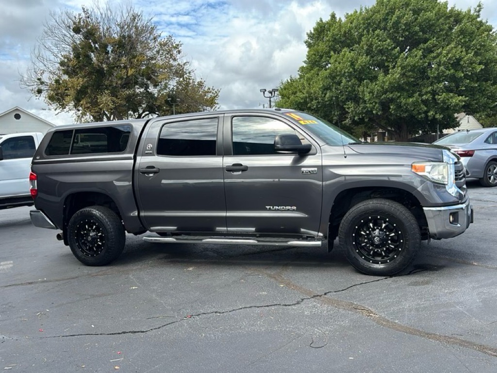 Photo 7 of this TOYOTA TUNDRA