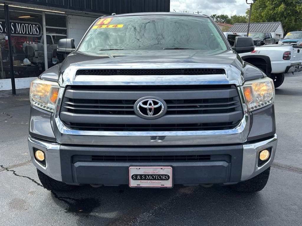 Photo 8 of this TOYOTA TUNDRA