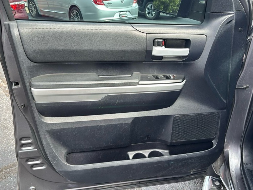 Photo 16 of this TOYOTA TUNDRA