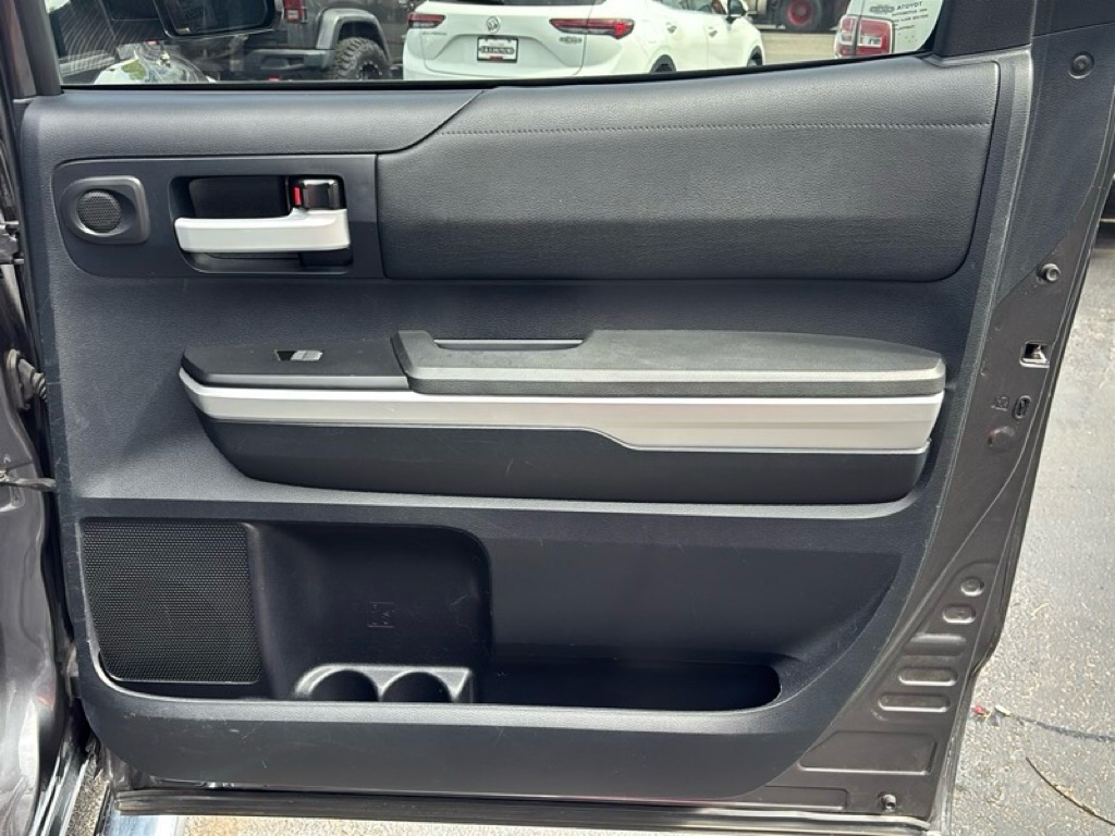 Photo 20 of this TOYOTA TUNDRA