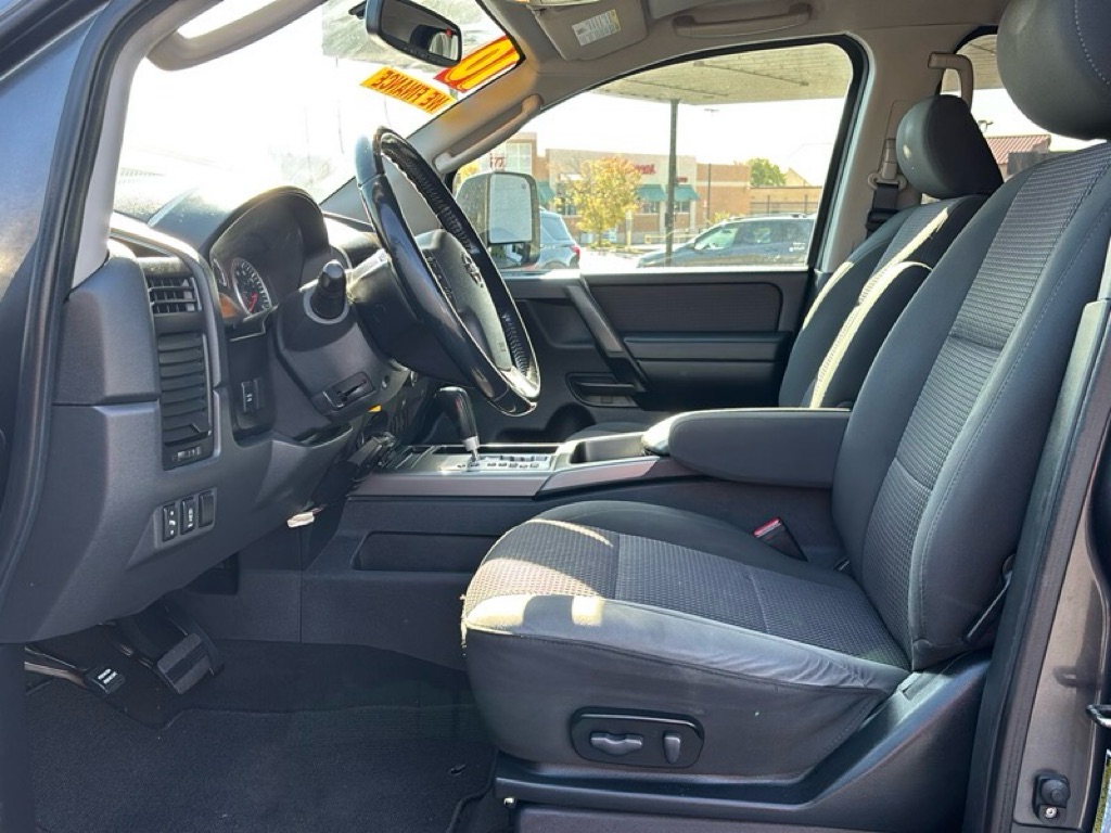 Photo 9 of this NISSAN TITAN