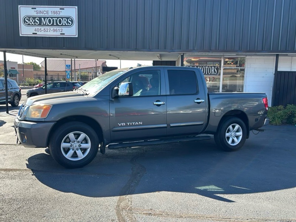 2010 NISSAN TITAN