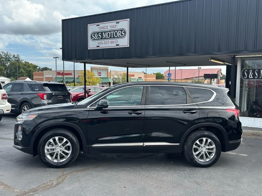 Photo 2 of this HYUNDAI SANTA FE