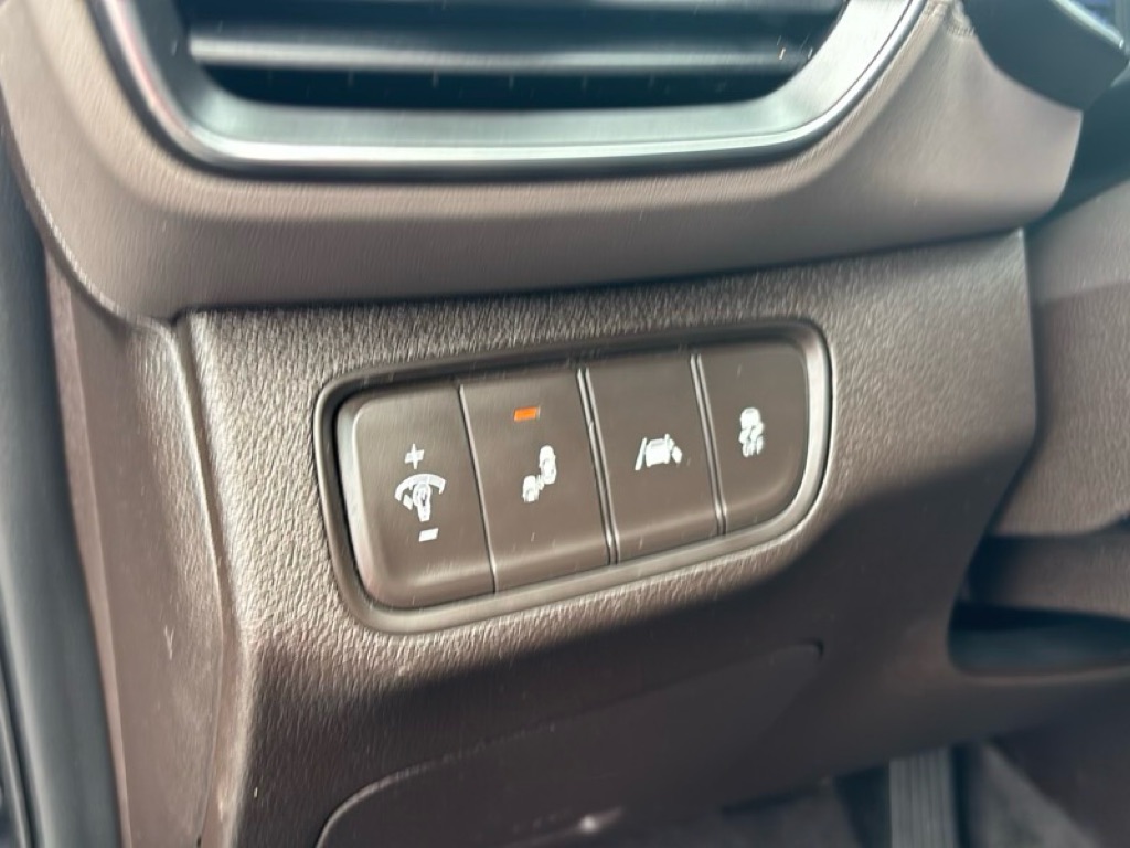 Photo 10 of this HYUNDAI SANTA FE