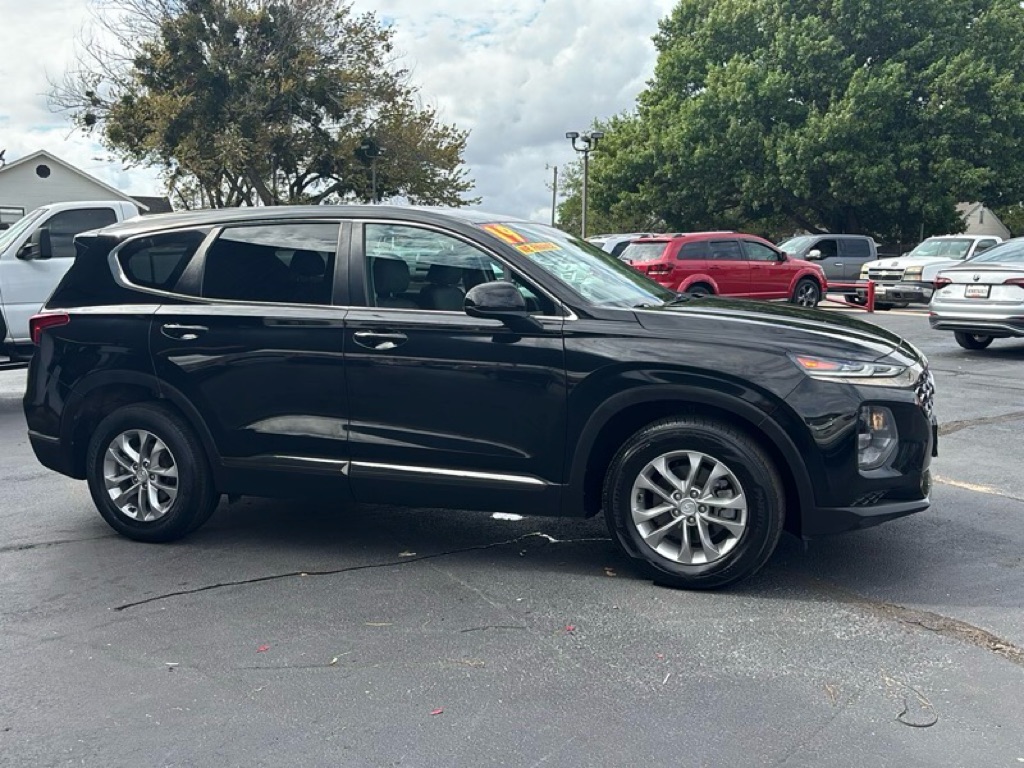 Photo 7 of this HYUNDAI SANTA FE