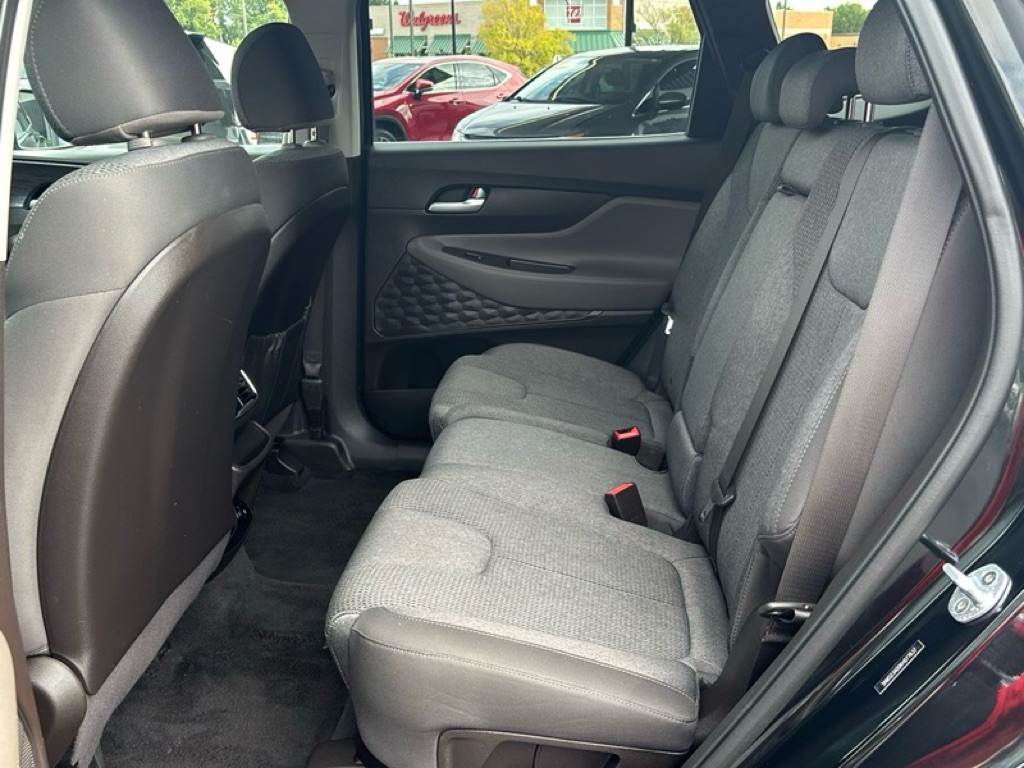 Photo 18 of this HYUNDAI SANTA FE