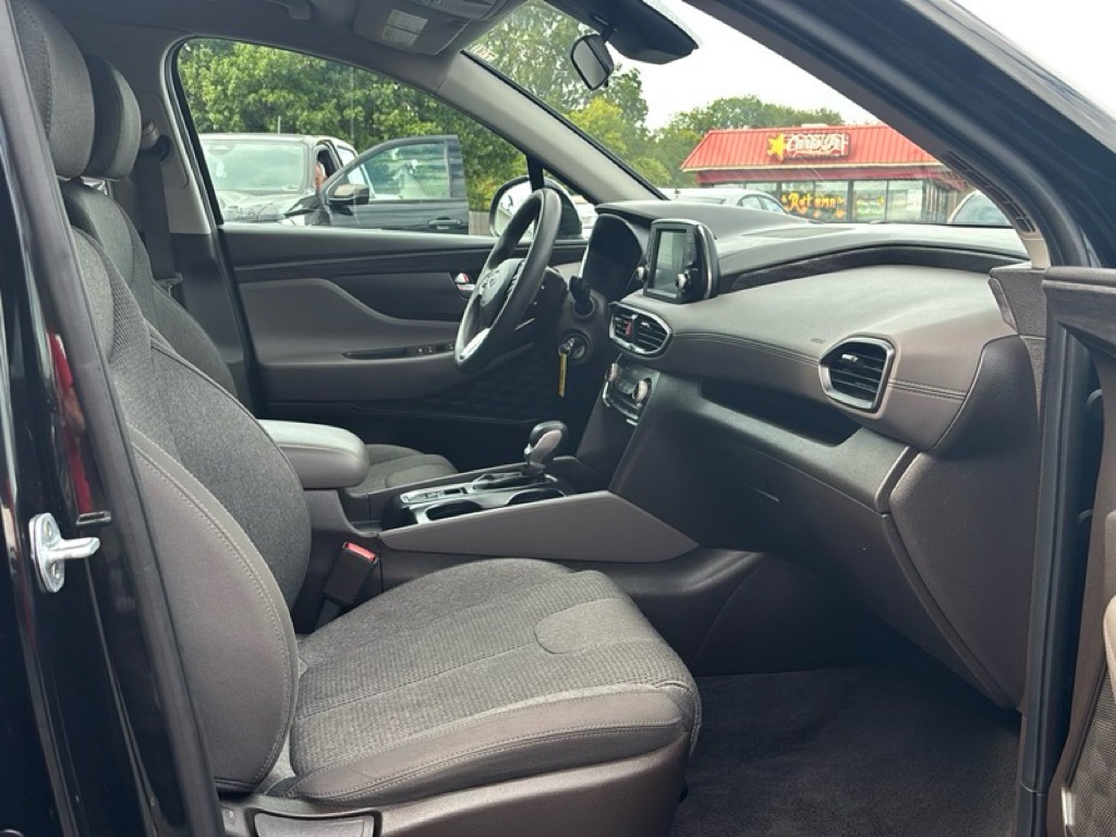 Photo 23 of this HYUNDAI SANTA FE