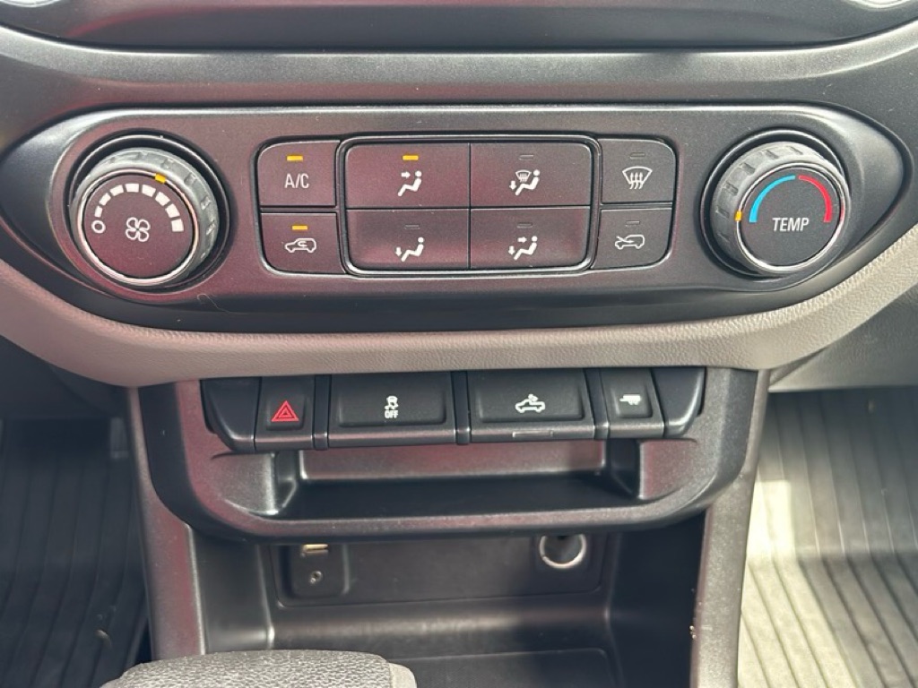 Photo 14 of this CHEVROLET COLORADO