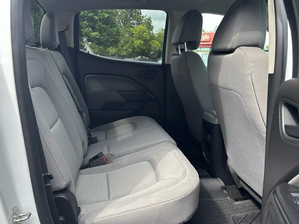 Photo 19 of this CHEVROLET COLORADO