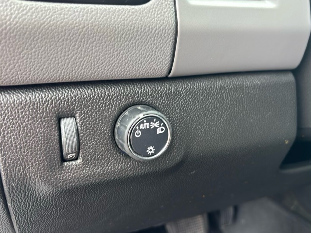 Photo 10 of this CHEVROLET COLORADO