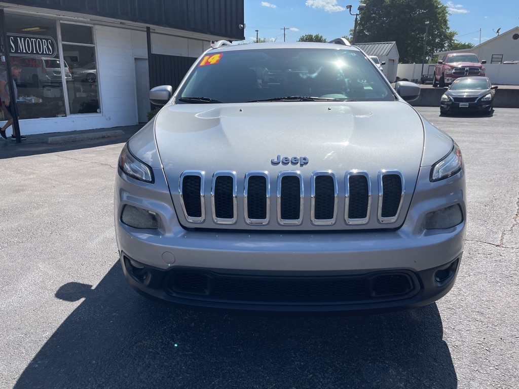 Photo 8 of this JEEP CHEROKEE