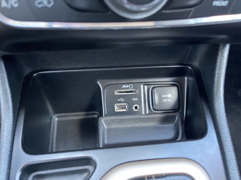 Photo 17 of this JEEP CHEROKEE