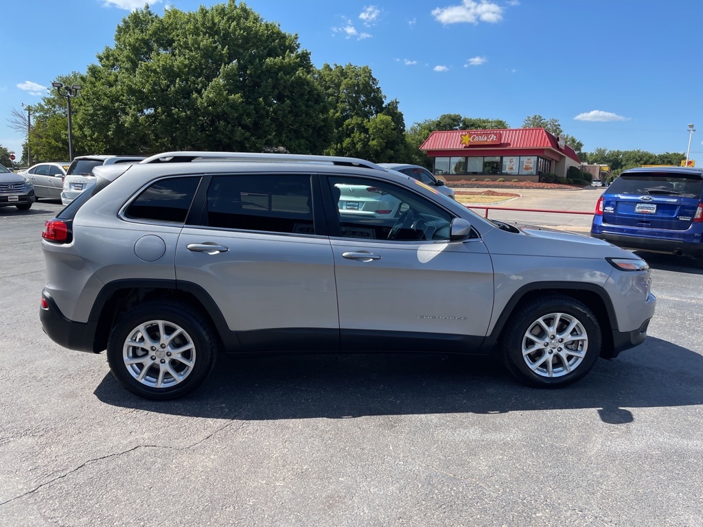 Photo 6 of this JEEP CHEROKEE