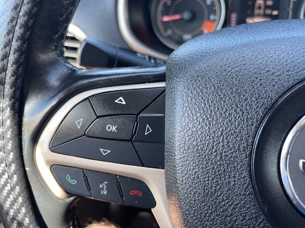 Photo 13 of this JEEP CHEROKEE