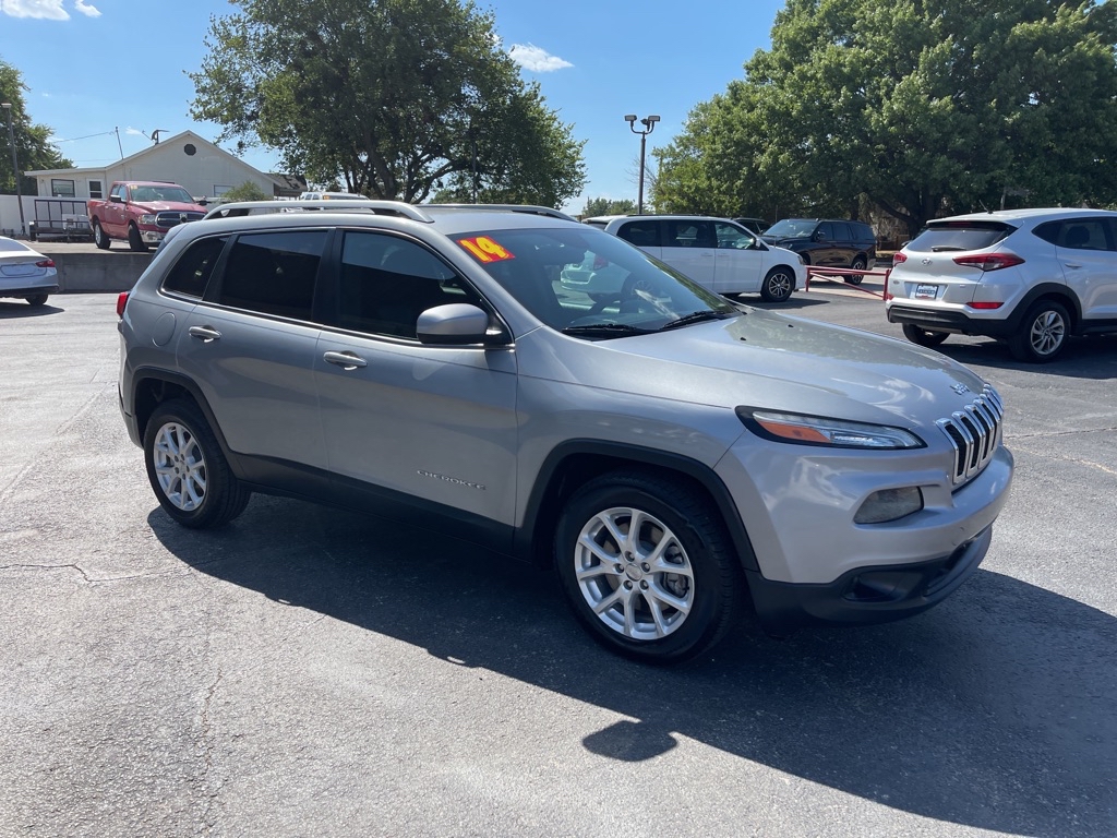 Photo 7 of this JEEP CHEROKEE