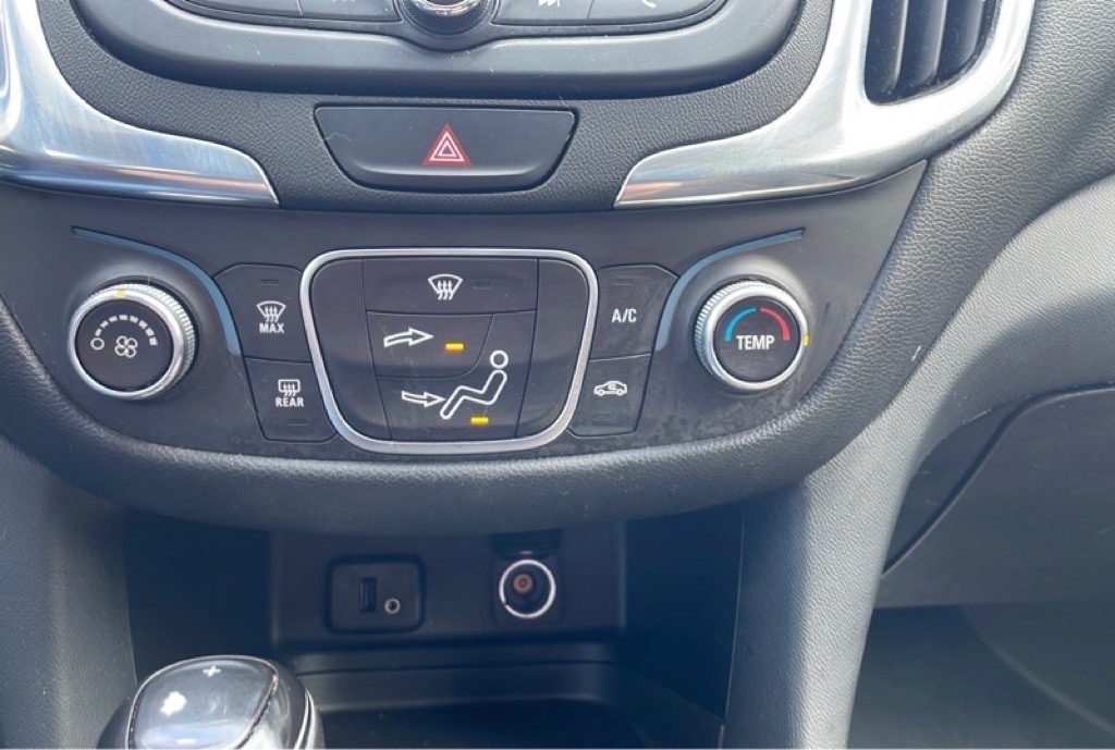 Photo 17 of this CHEVROLET EQUINOX