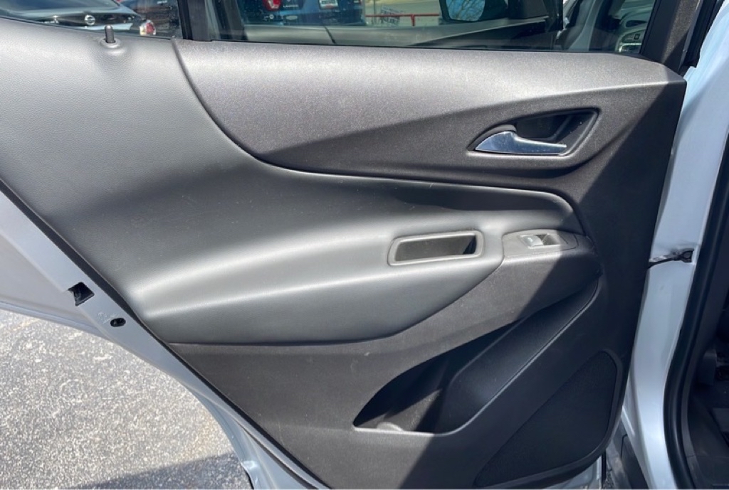 Photo 20 of this CHEVROLET EQUINOX