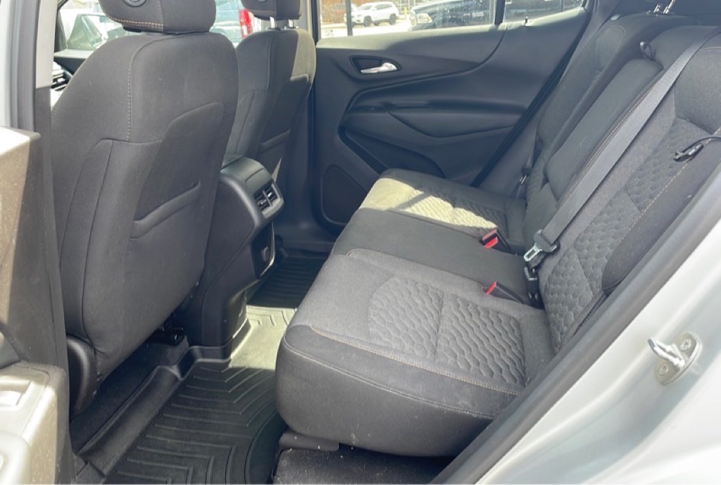Photo 19 of this CHEVROLET EQUINOX