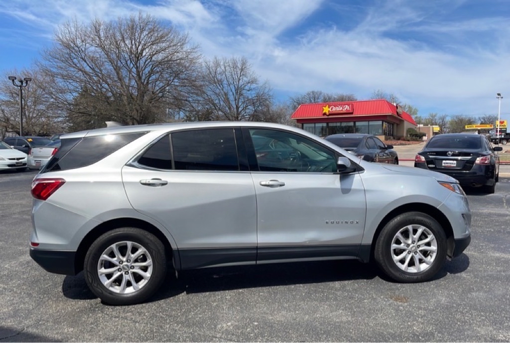Photo 6 of this CHEVROLET EQUINOX