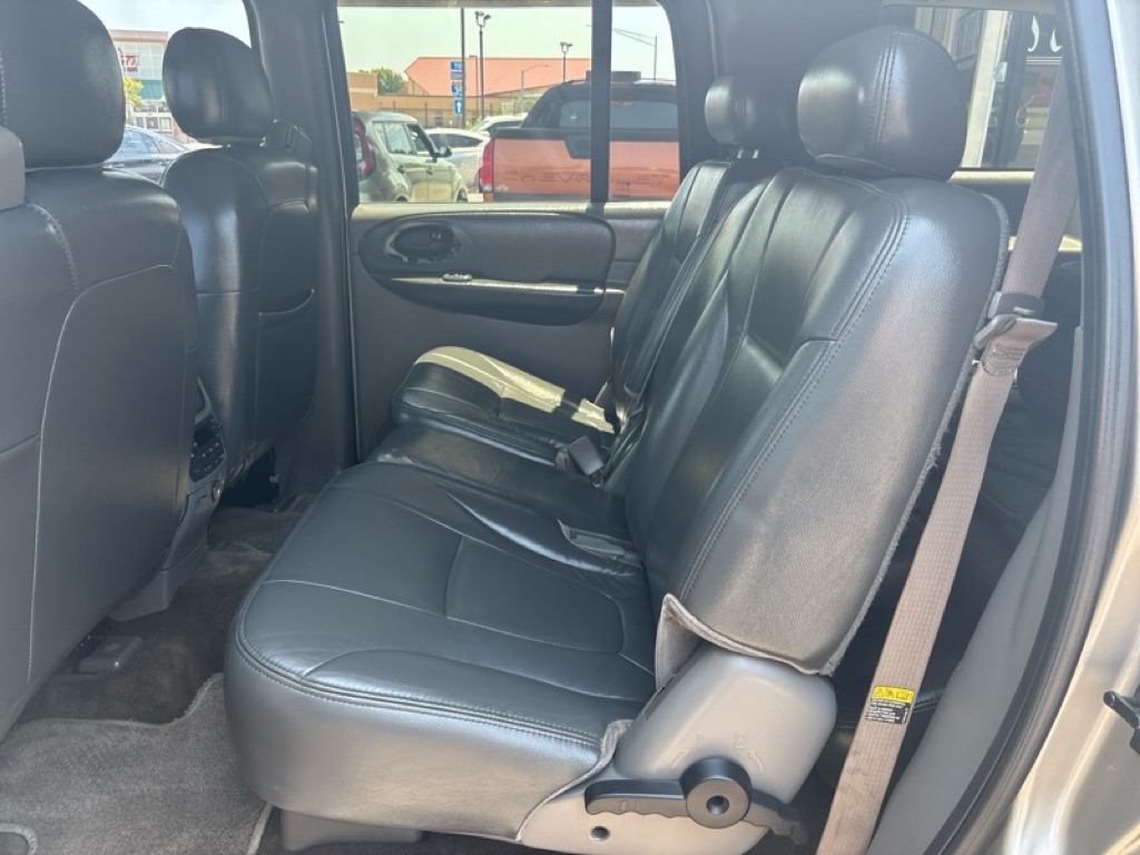 Photo 17 of this CHEVROLET TRAILBLAZER