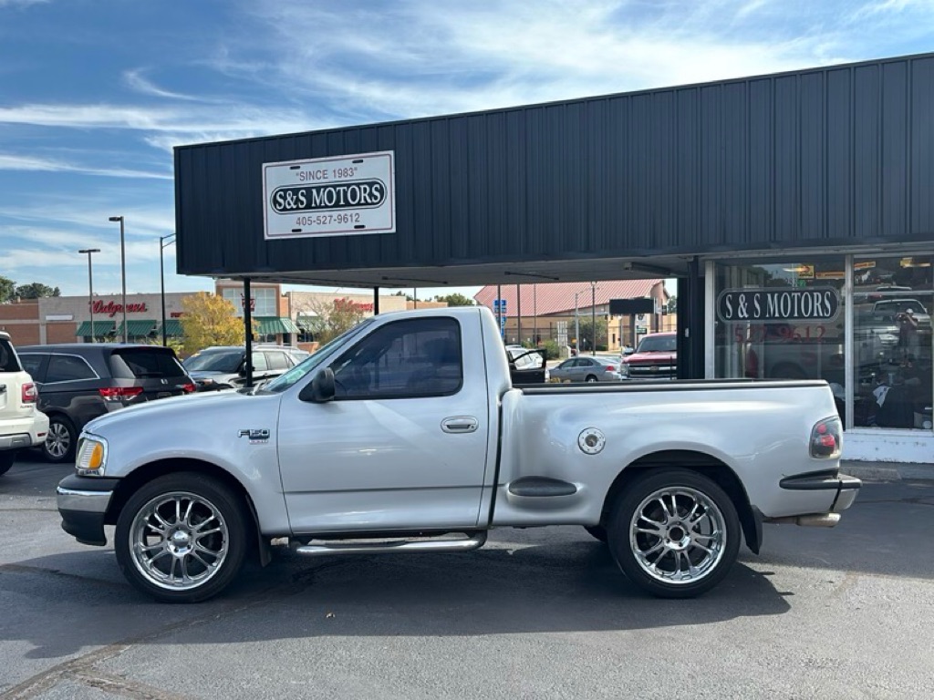 Photo 2 of this FORD F150
