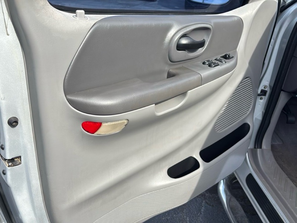 Photo 15 of this FORD F150