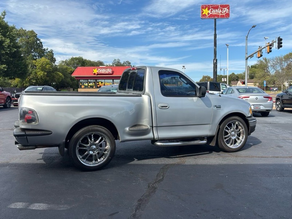 Photo 5 of this FORD F150