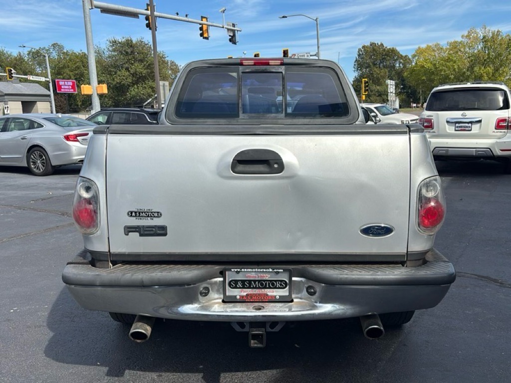 Photo 4 of this FORD F150