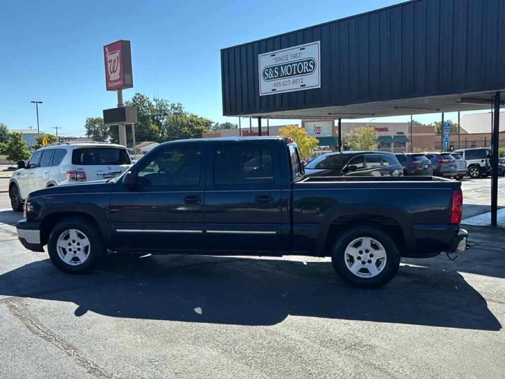 Photo 3 of this CHEVROLET SILVERADO 1500