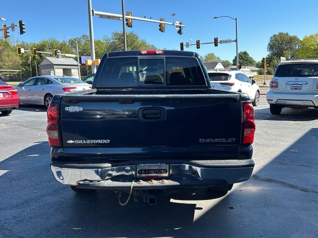 Photo 4 of this CHEVROLET SILVERADO 1500