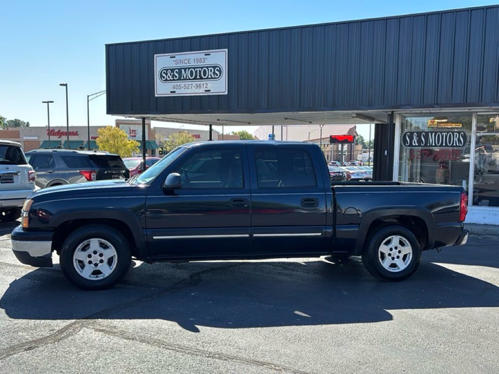 Photo 2 of this CHEVROLET SILVERADO 1500