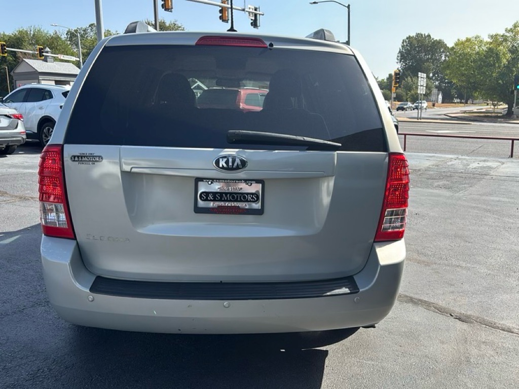 Photo 4 of this KIA SEDONA