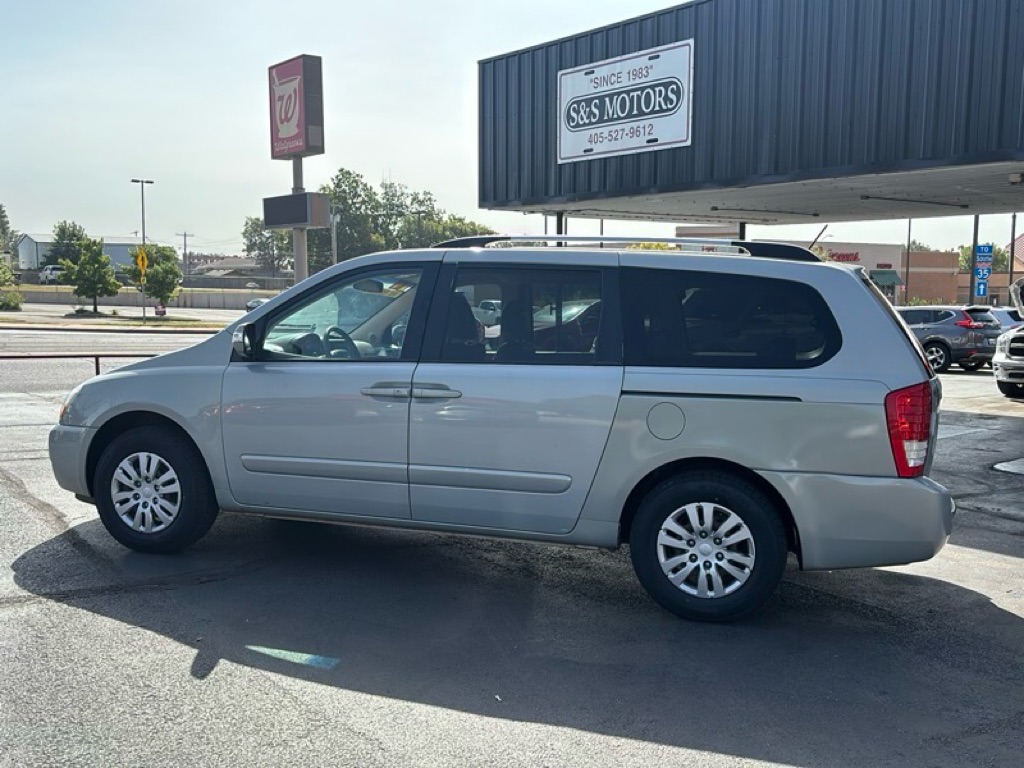 Photo 3 of this KIA SEDONA