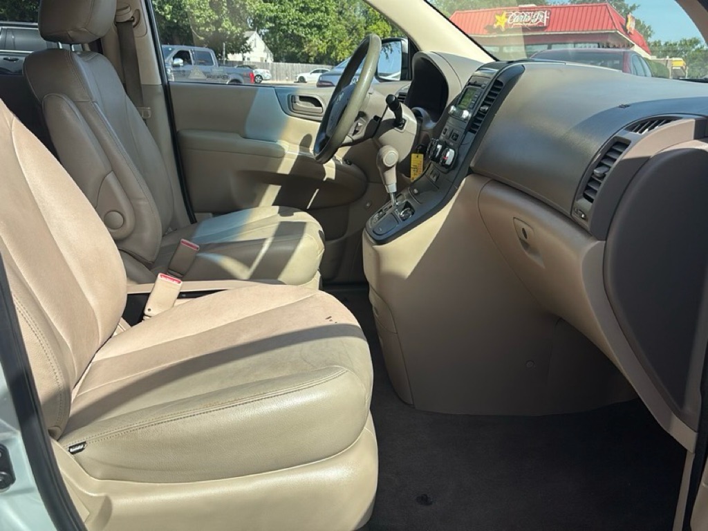 Photo 20 of this KIA SEDONA