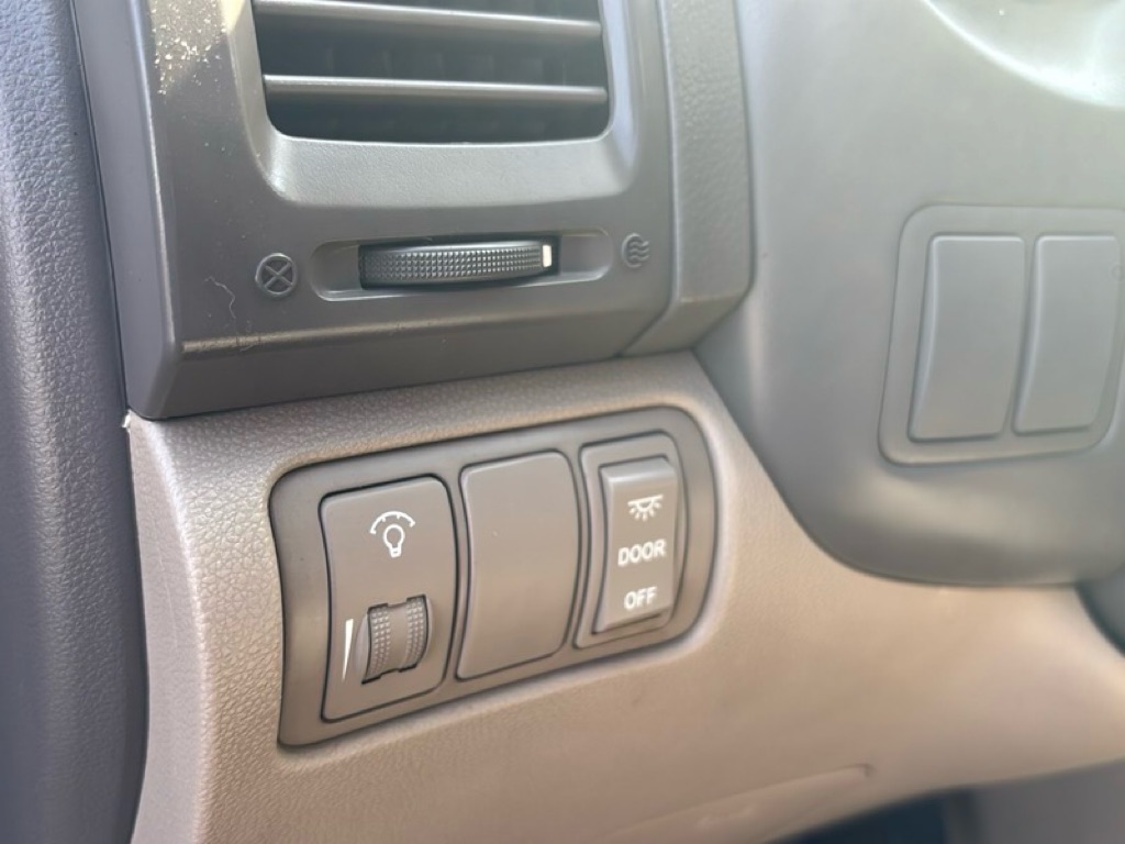 Photo 10 of this KIA SEDONA