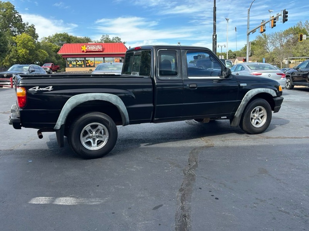 Photo 5 of this MAZDA B4000