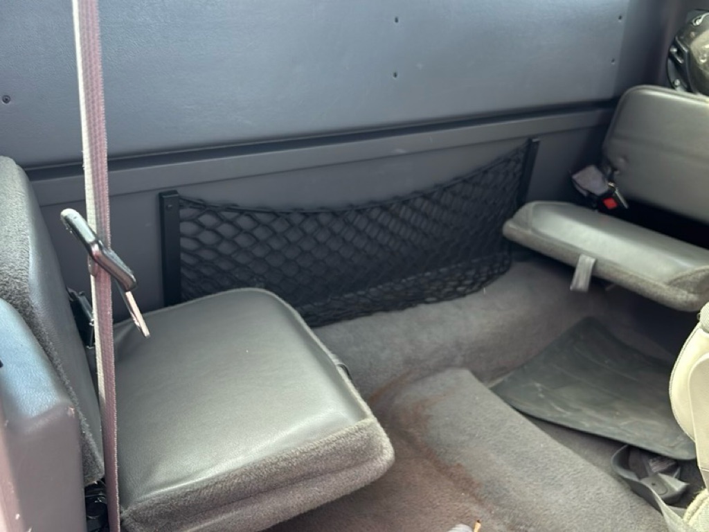 Photo 17 of this MAZDA B4000