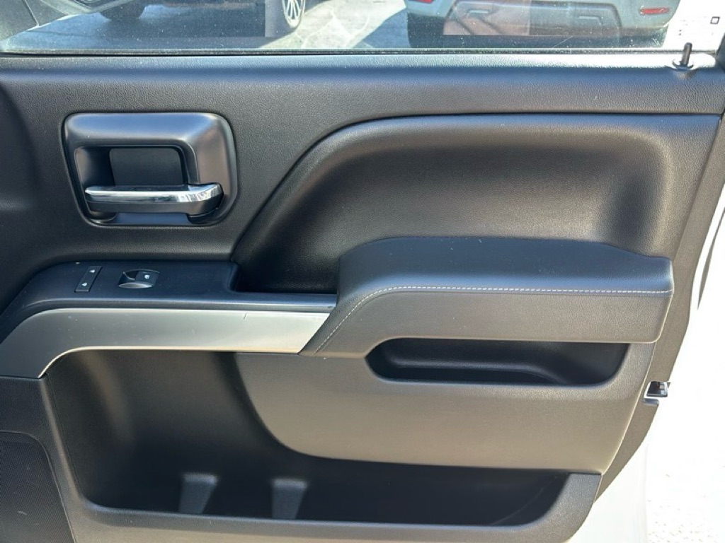 Photo 24 of this CHEVROLET SILVERADO 1500