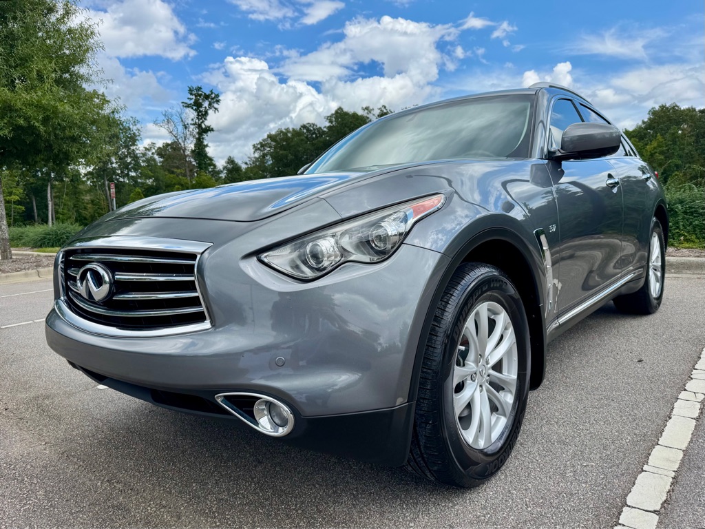 2016 INFINITI QX70