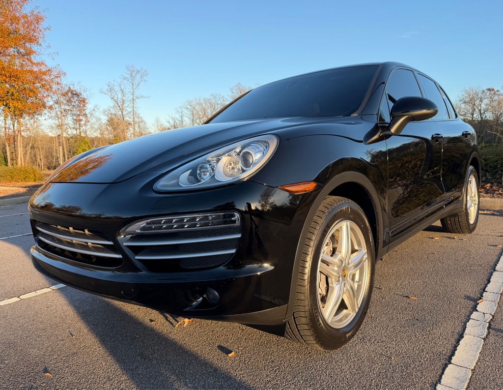 2014 Porsche Cayenne Platinum Edition's photo