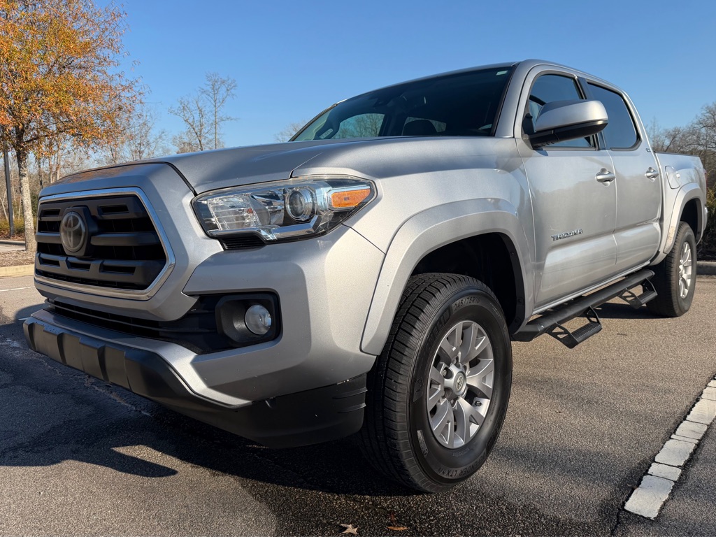 2018 Toyota Tacoma SR5's photo