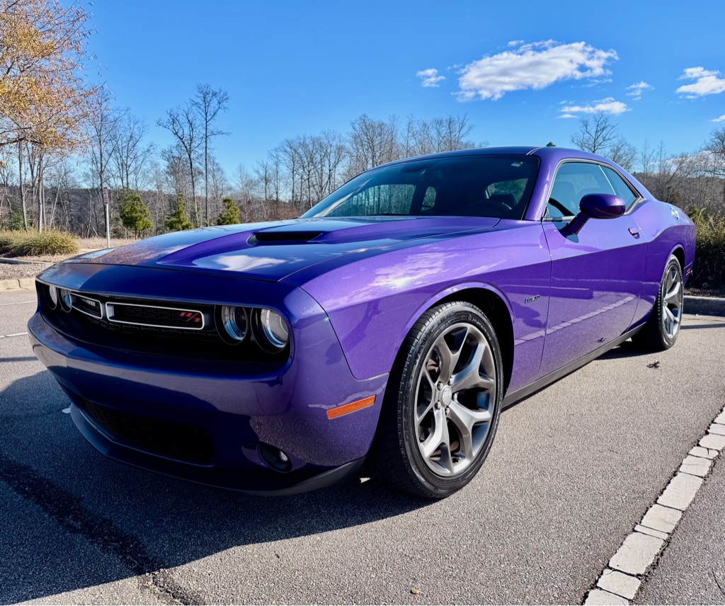 2016 Dodge Challenger R/T's photo