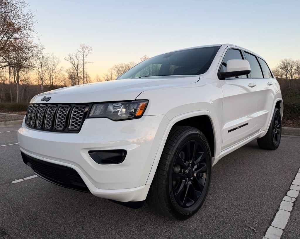 2019 Jeep Grand Cherokee Altitude's photo