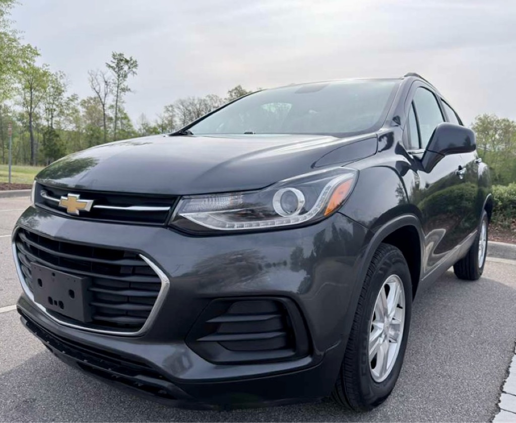 Gray 2017 Chevrolet Trax LT FWD SUV / Crossover Front-Wheel Drive Automatic