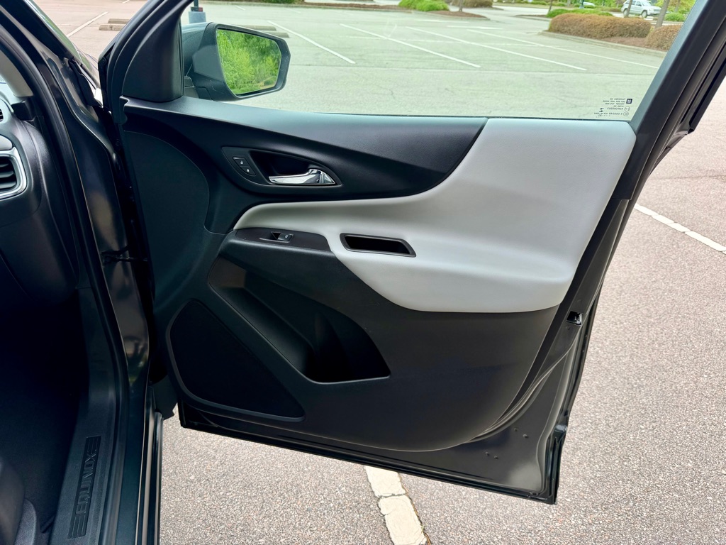 2020 Chevrolet Equinox LT - Photo 29
